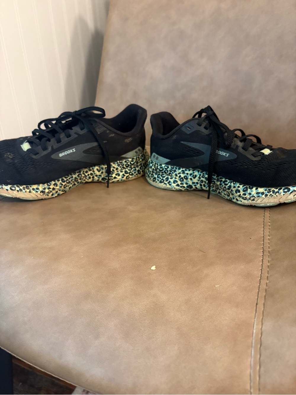 Brooks launch 8 black teal cheetah print comfortable athletic shoes size 7.5 - Picture 6 of 10